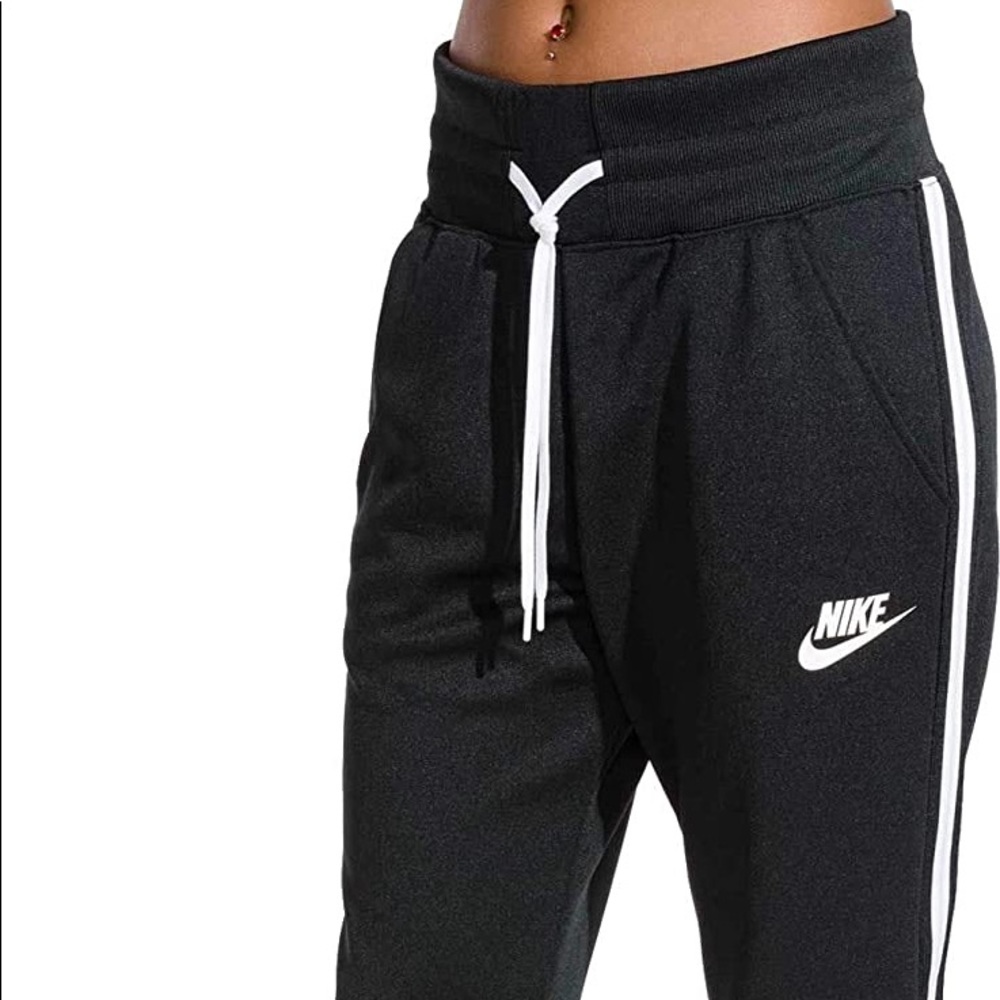 Nike High Waisted Stripe Jogger